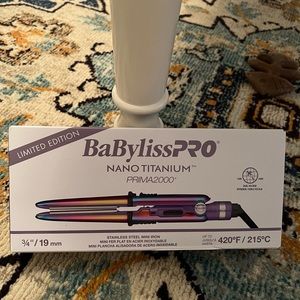 BaByliss Mini Flat Iron - New in Box ⭐️